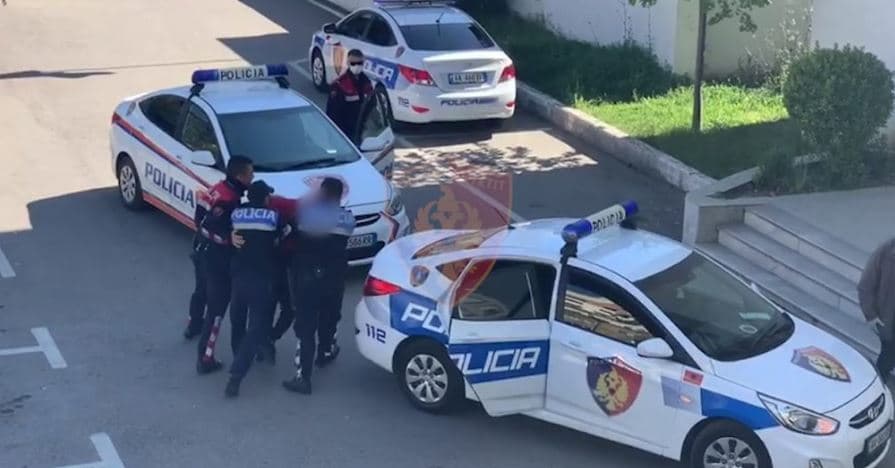 Dhunë, vjedhje dhe drogë, arrestohen 18 persona në Tiranë