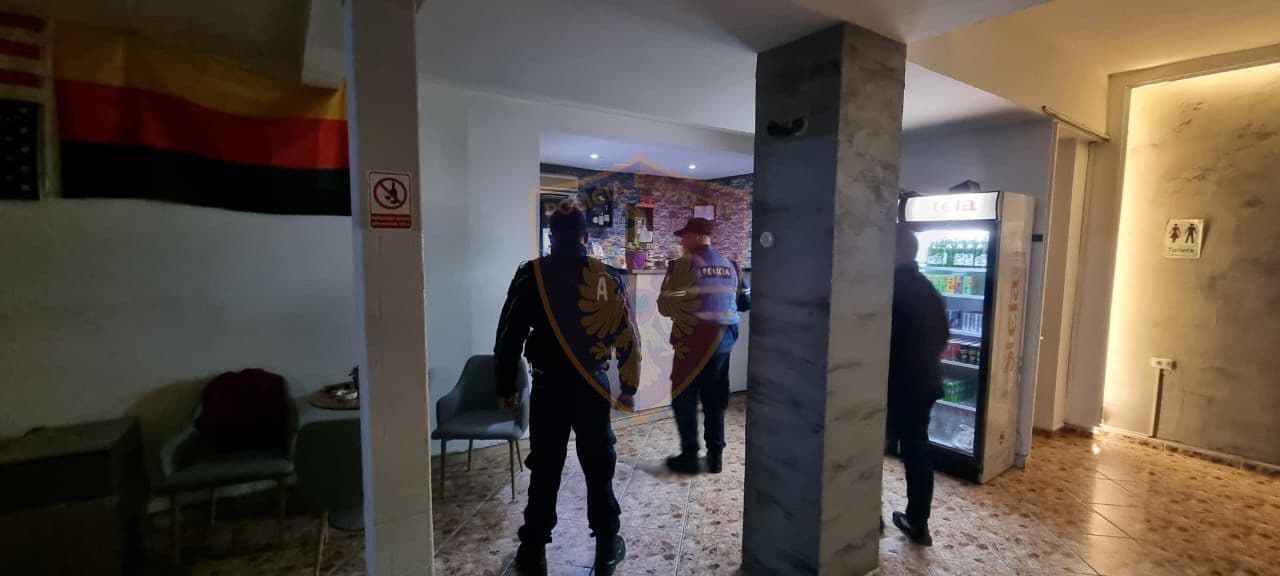 Lokali në Vlorë i përshtatur për lojëra fati, pranga të zotit 