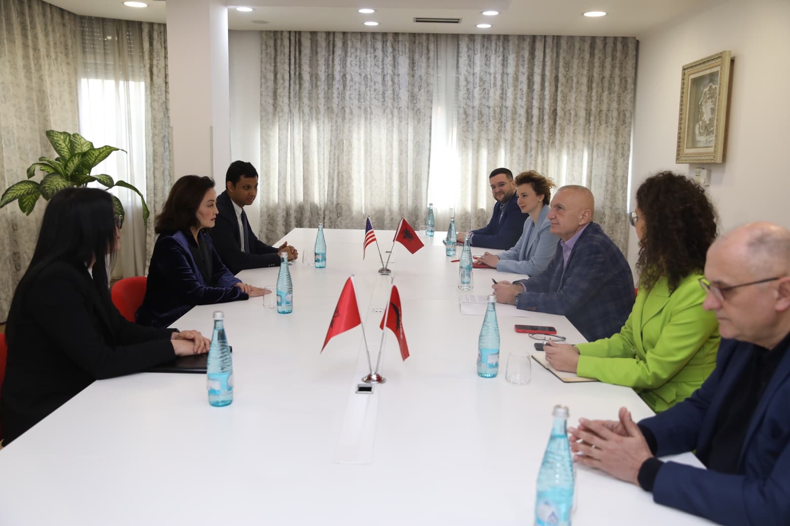 Takimi me Kim, Meta: Zgjedhje brenda standardeve, fund monizmit në pushtetin lokal