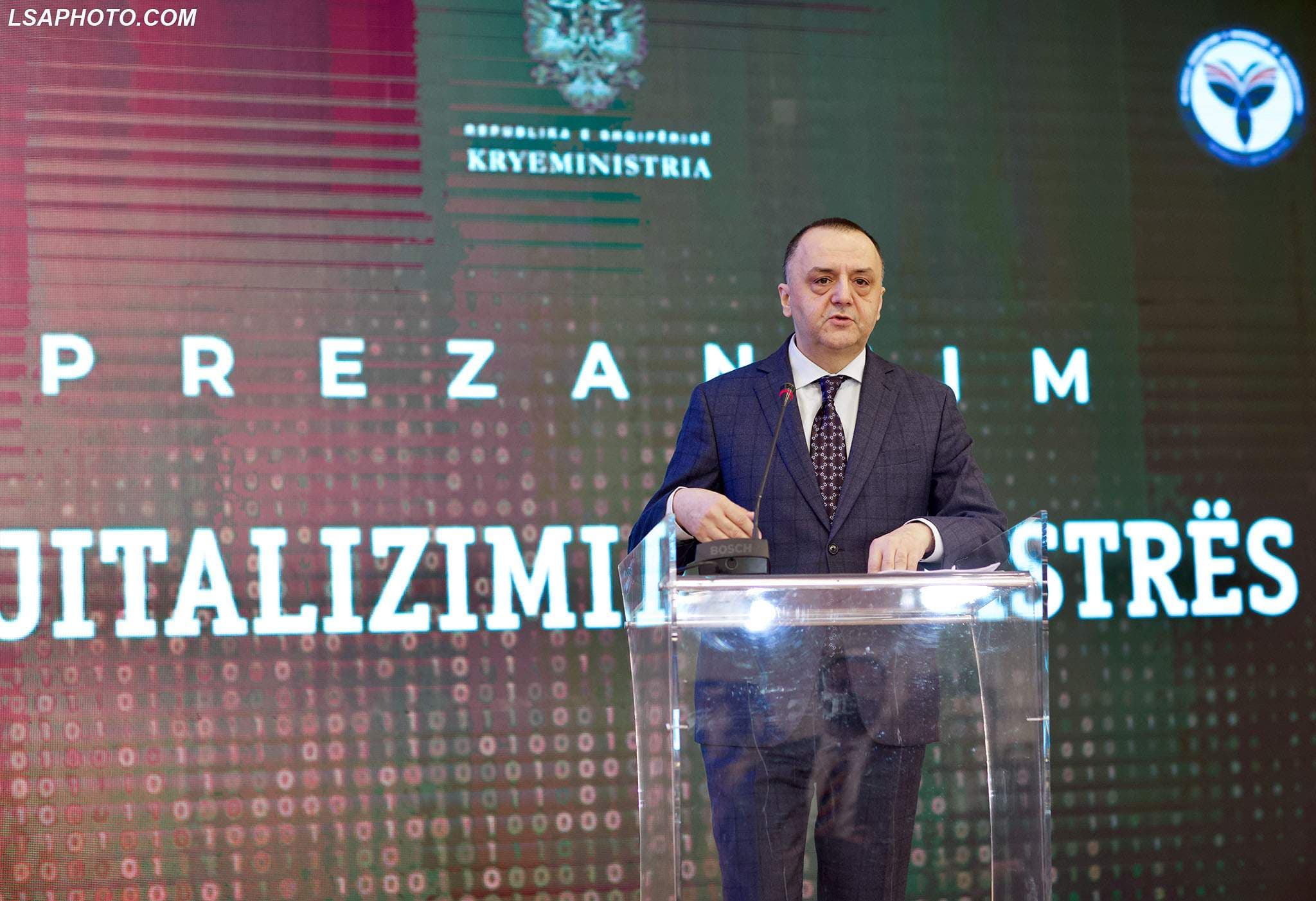 Artan Lame dorëhiqet nga kreu i Kadastrës