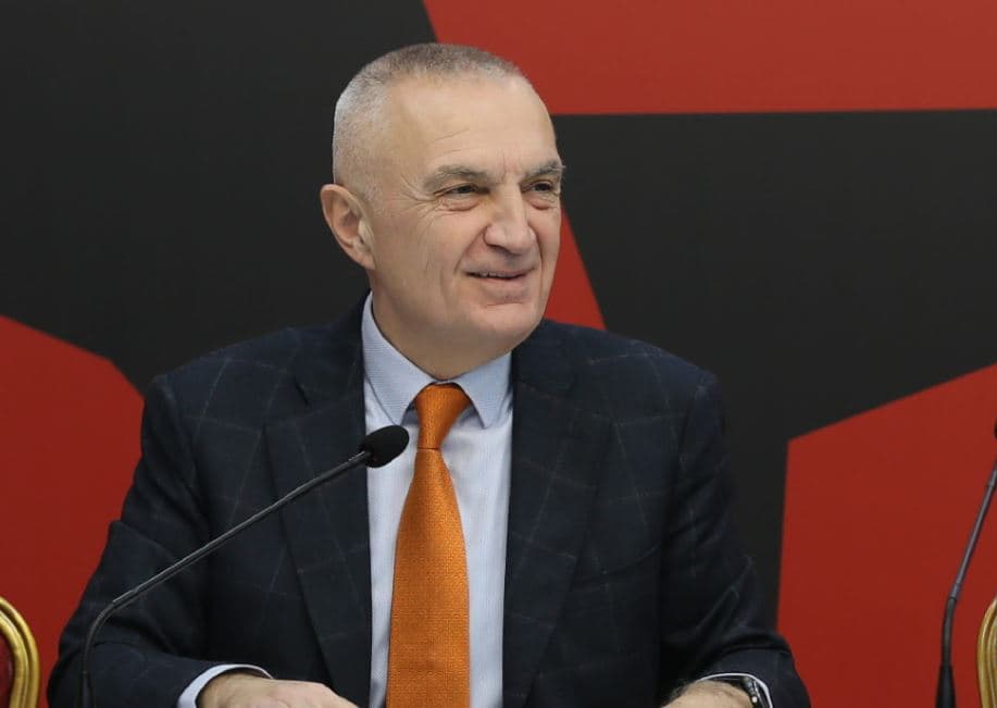 Meta: Çrrënjosje përfundimtare monizmit, vëmendja për arsimin është emergjente