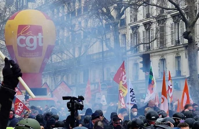 Reforma e pensioneve, vijojnë protestat në Francë