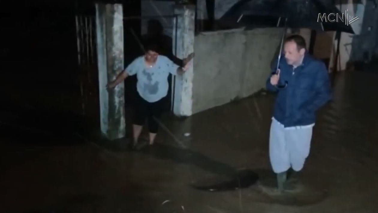 Reshjet rikthejnë përmbytjet në Lezhë/ Situatë e vështirë gjatë natës, uji bllokon 4 familje (VIDEO)