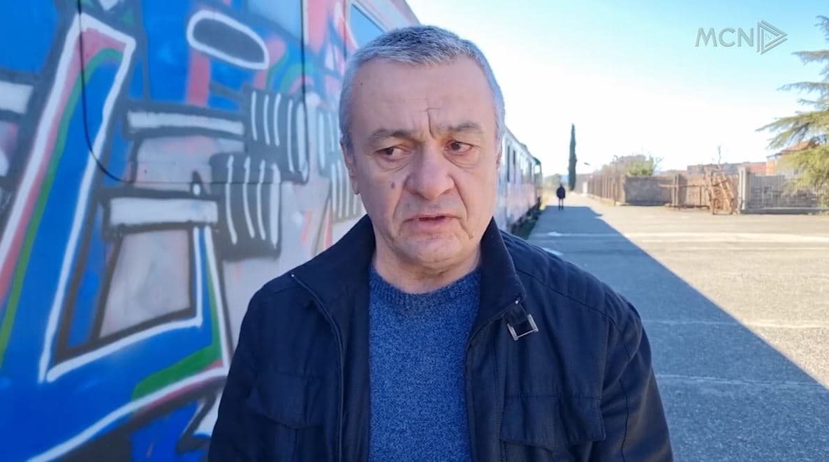 Me tren drejt kishës së Laçit. Nisja nga Shkodra, Liqeni: Të rinjtë janë problematikë