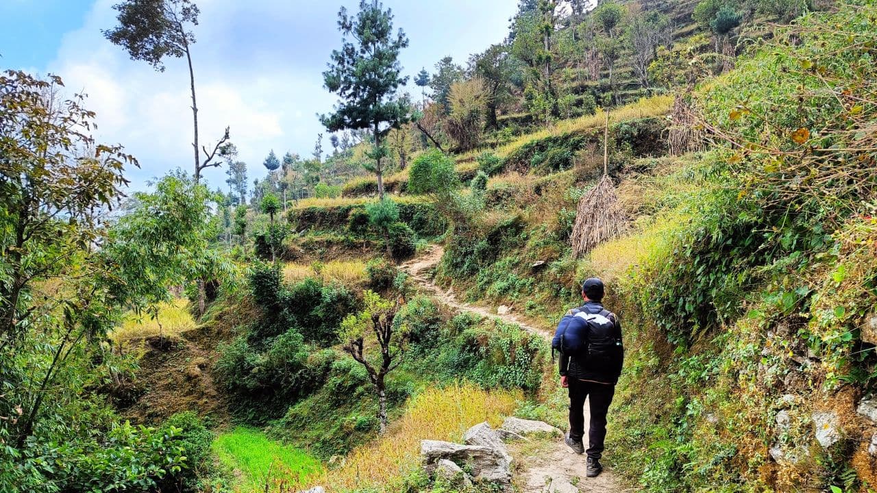 Nepali u ndalon udhëtimin vetëm çdo turisti dhe alpinisti