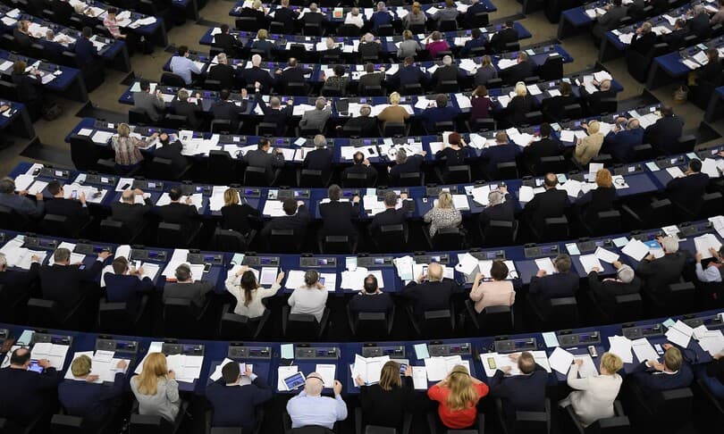 130 eurodeputetë kërkojnë një taksë për pasurinë e super të pasurve
