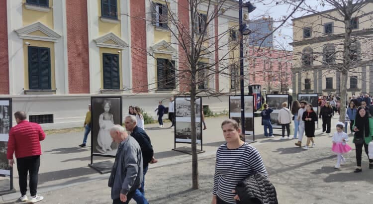 Ekspozitë për Ditën e Verës/ Arkivat sjellin imazhe të festave të ndryshme ndër vite