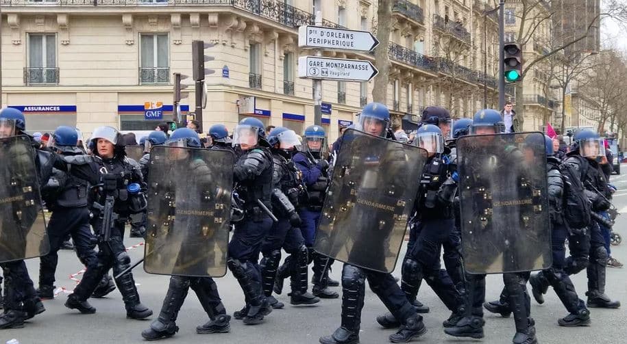 Reforma e pensioneve, vijojnë protestat në Francë