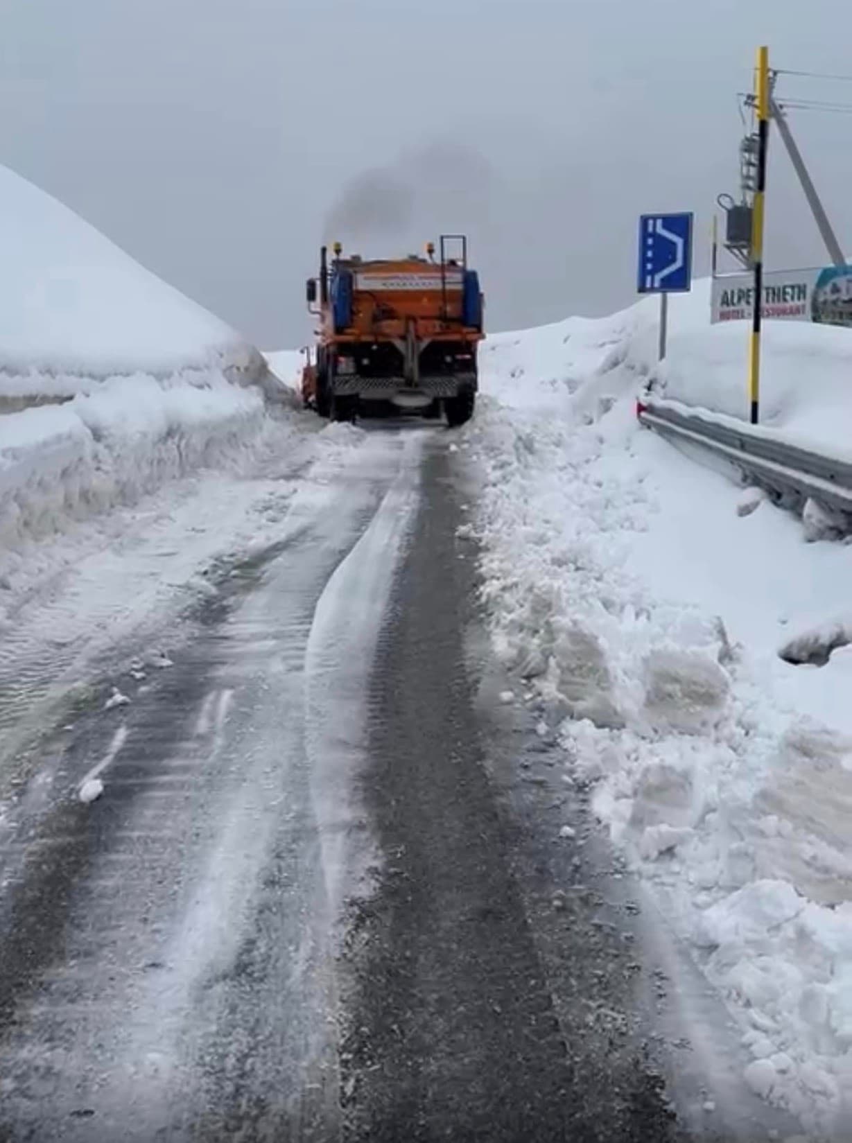 Borë në Bogë-Theth dhe Korçë-Dardhë/ ARRSH: Qarkullimi i mjeteve pa probleme pas pastrimit të akseve