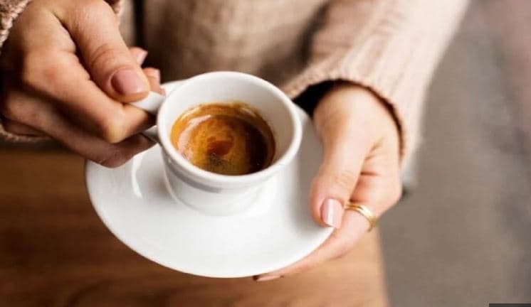 Kafeina mund të zvogëlojë yndyrën e trupit dhe rrezikun e diabetit të tipit 2