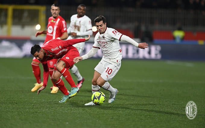 Milani mendon blerjen e kartonit të Brahim Diaz