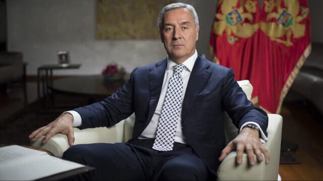 Mal i Zi, Presidenti Gjukanoviç shpërndan parlamentin