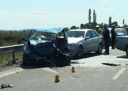 Aksidentohen dy makina në Krujë, plagosen tre persona