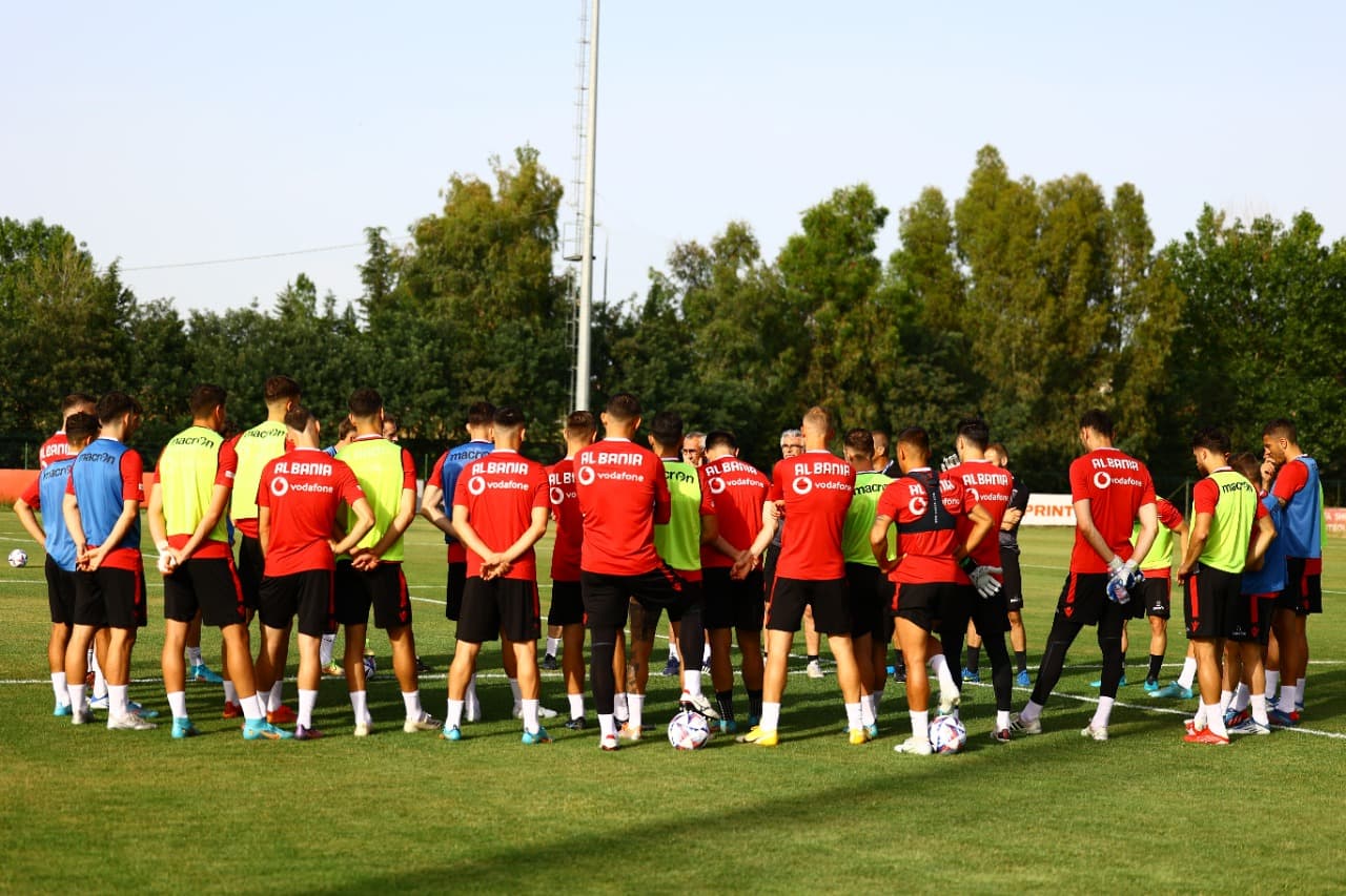Sfida me Poloninë, Sylvinho zbulon listën e Kombëtares