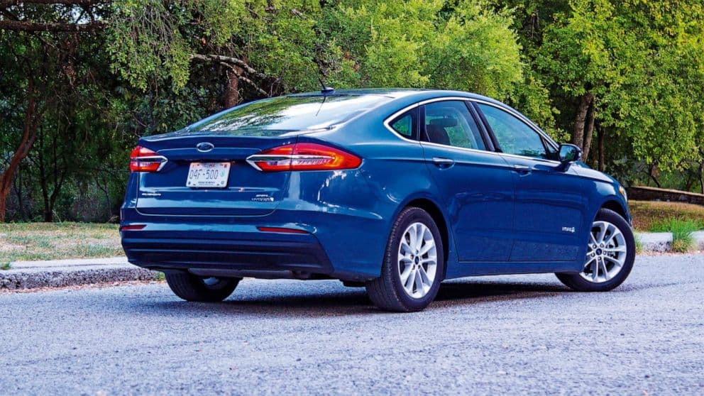 Ford tërheq mbi 1 milion makina për shkak të problemit me frenat