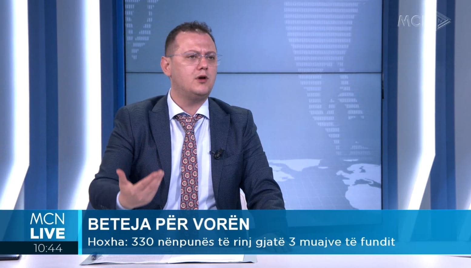 Hoxha: Vora simbol i krimit, do e nxjerr nga falimenti. Gjatë orarit zyrtar nuk ka drejtorë që vijnë në bashki, janë patronazhista (VIDEO)