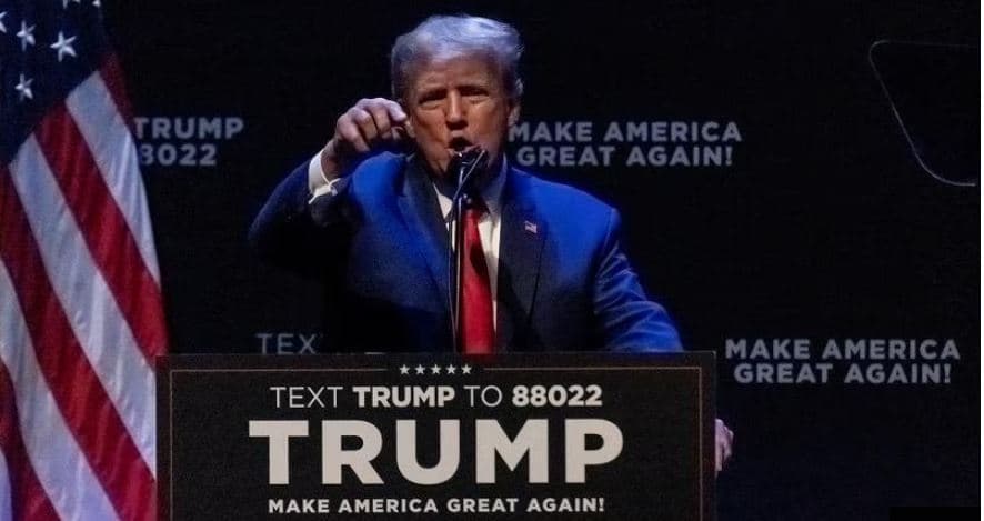 Donald Trump rikthehet në Facebook pas vitit 2021
