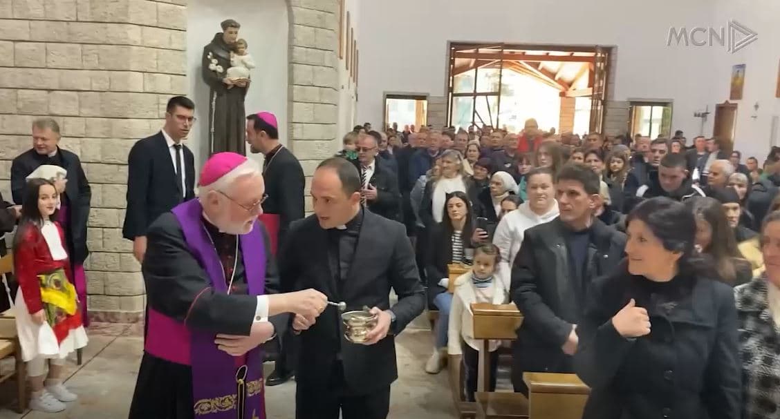 Ministri i Vatikanit në Rrëshen, meshë e shenjtë në katedralen e qytetit