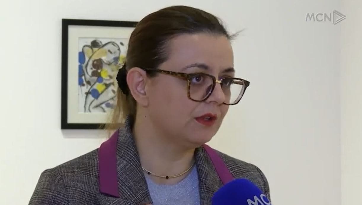 Feminizmi i butë i Elga Mitres (VIDEO)