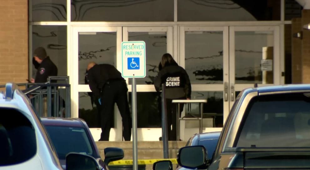Sulm me armë zjarri në një shkollë në Teksas, dy nxënës të plagosur