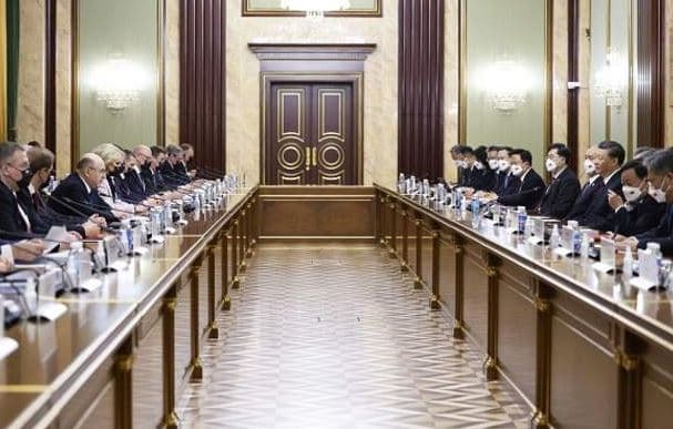 Kina: Rusia është e hapur për bisedime paqeje