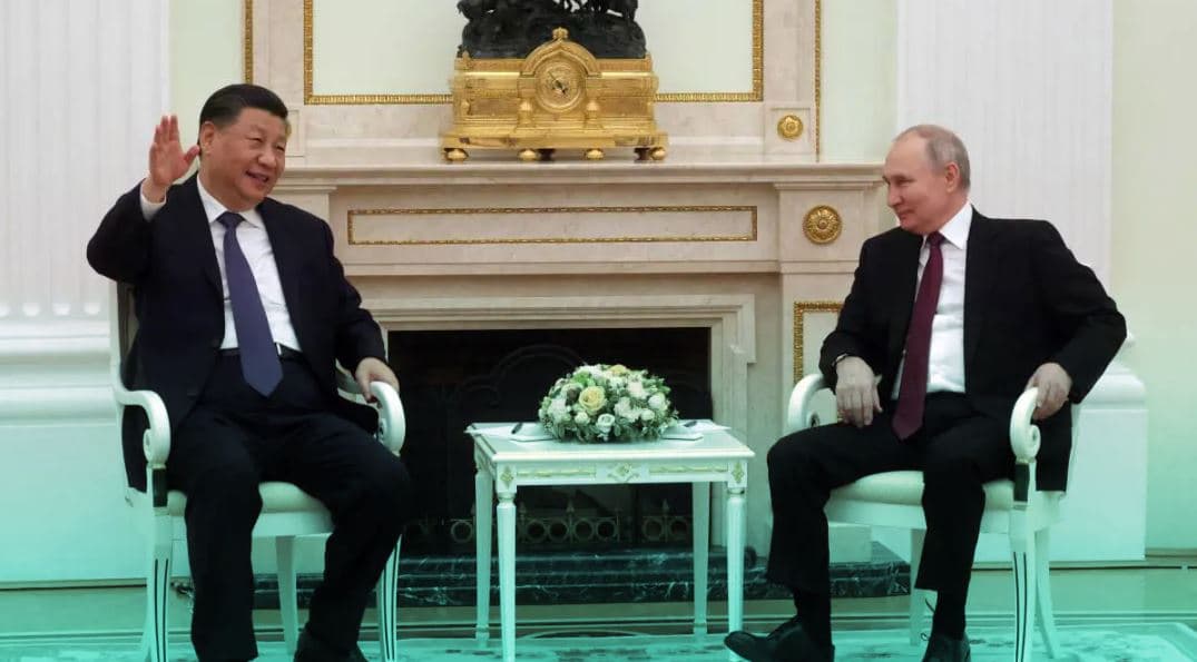 Mesazhi sekret pas tavolinës, zgjedhja e Putinit për Xi Jinping