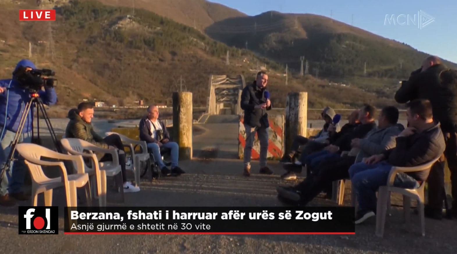 Berzana, fshati i harruar pranë urës së Zogut/ Banorët: Ishim lule me Enver Hoxhën