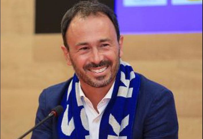 Largimi i Troisit, Flamurtari zgjedh trajnerin e ri