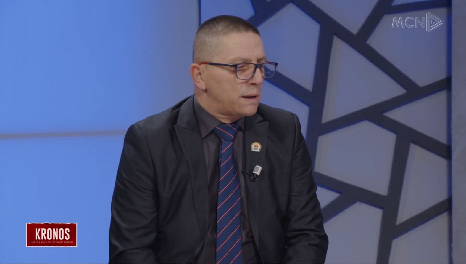 Pronat e ushtrisë u përdorën për të fituar gradat. Meçollari: Komandantët e përgjithshëm emërohen nëpër suita hotelesh
