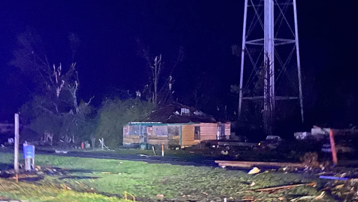 Tornado dhe stuhitë godasin Misisipin, humbin jetën 11 persona, mijëra të tjerë pa energji elektrike