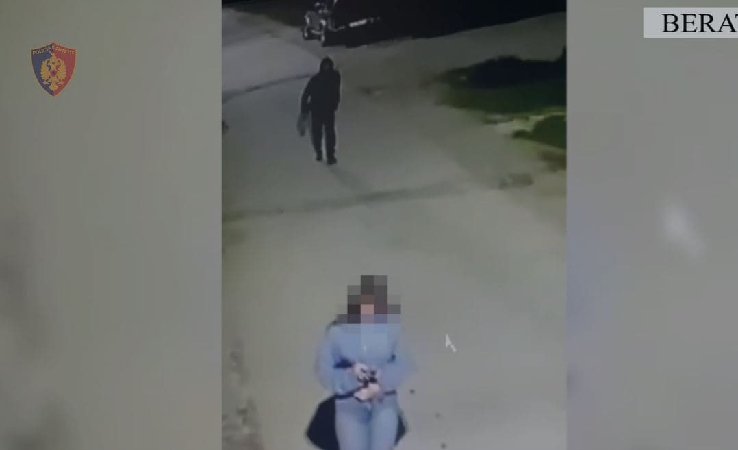 I vodhi me dhunë çantën e dorës një vajze të mitur, pranga të riut me precedentë në Berat (VIDEO)
