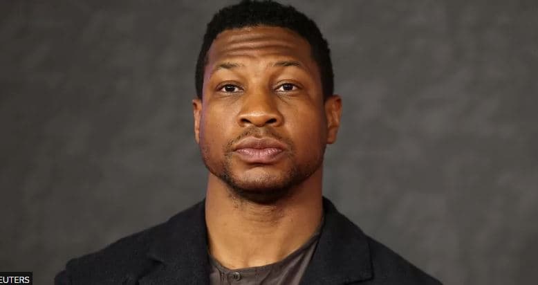 Aktori Jonathan Majors, akuzohet për sulm dhe ngacmim ndaj një 30- vjeçare