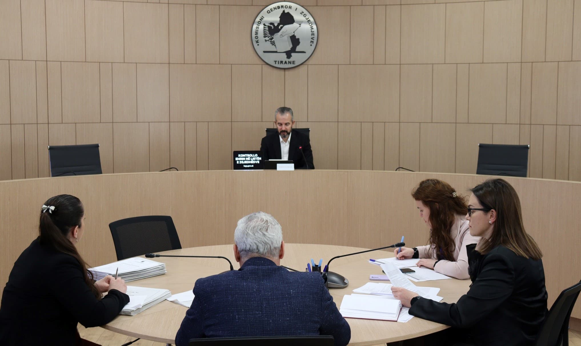 Afati i fundit në KQZ/ PS dhe koalicioni Berisha-Meta dorëzuan mbrëmë listat për 14 majin