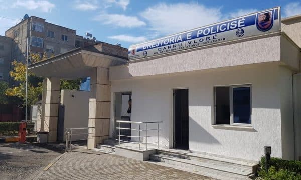 62-vjeçarja në Vlorë tenton t’i japë fund jetës, hidhet nga kati i pestë