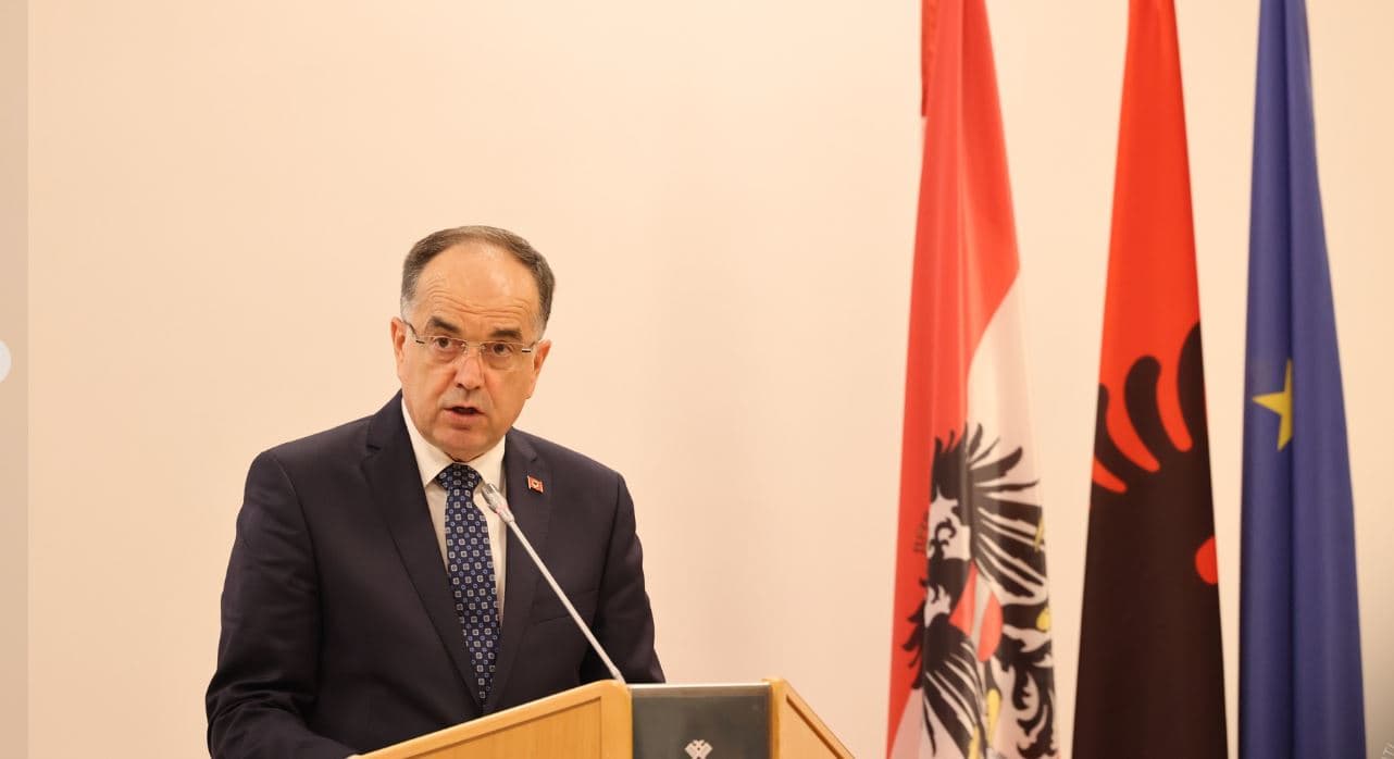 Dita Ndërkombëtare e Mjekëve, Begaj: Respekt për bluzat e bardha 