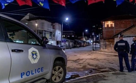 Hidhen lëndë shpërthyese ndaj policëve në veri të Kosovës