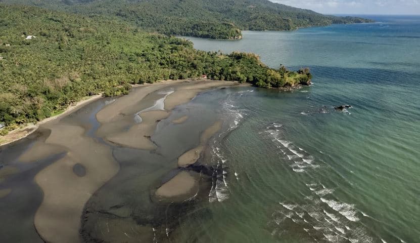 Një cisternë nafte e fundosur po kërcënon biodiversitetin në Filipine