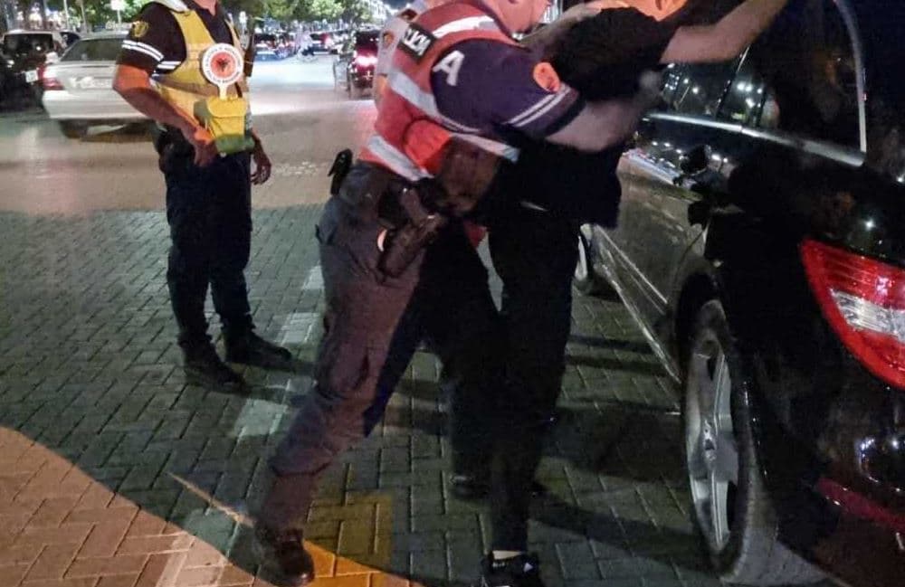 RENEA kontrolle në Elbasan, shoqërohen 5 persona