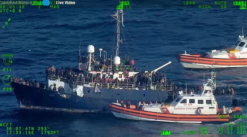 Rojet bregdetare italiane shpëtojnë nga mbytja 1200 emigrantë në Detin Mesdhe