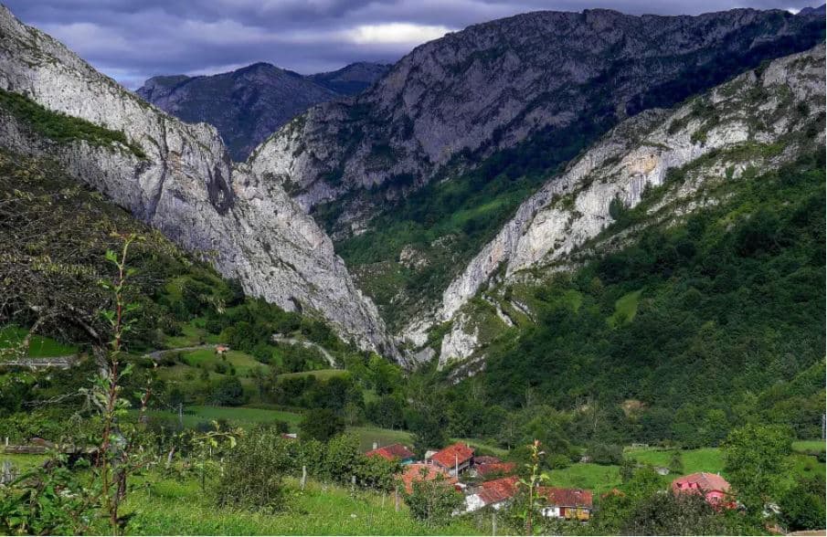 Fshati i Spanjës që paguan për të jetuar aty