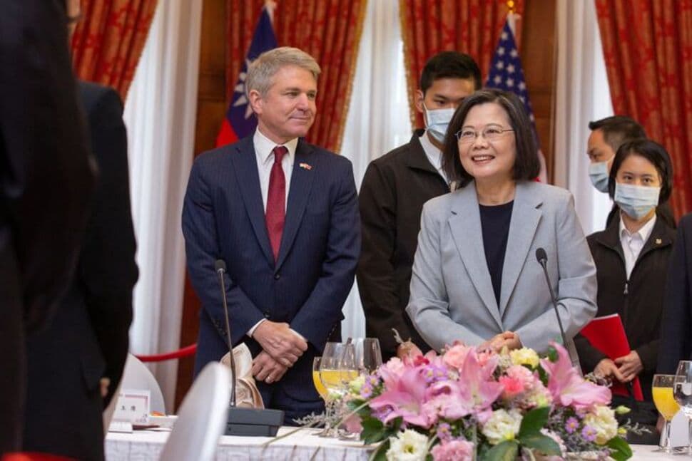 Kina sanksionon ligjvënësin e lartë amerikan për vizitën në Tajvan