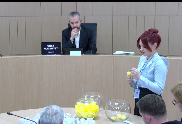 Zgjedhjet/ Hidhet shorti për bashkinë Tiranë, renditja e kandidatëve në fletën e votimit