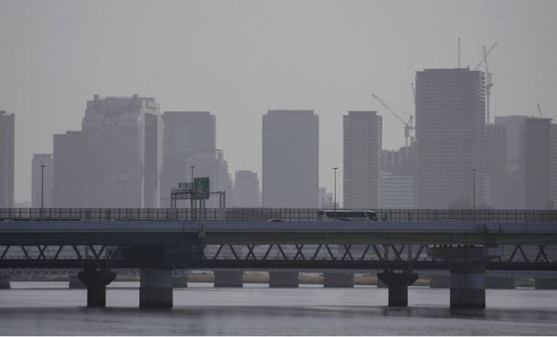 Tokio mbulohet nga rëra e verdhë për herë të parë në dy vite