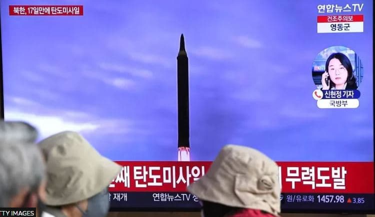 Koreja e Veriut teston raketën "më të fuqishme" deri më tani