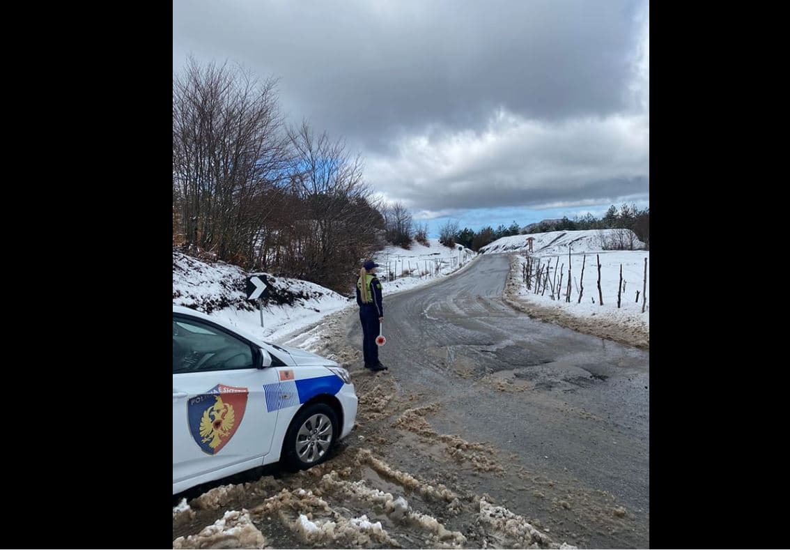 Bllokimi nga bora/ Rihapet për qarkullim aksi i rrugës së Arbrit në bypass-in Qafë Murrizë