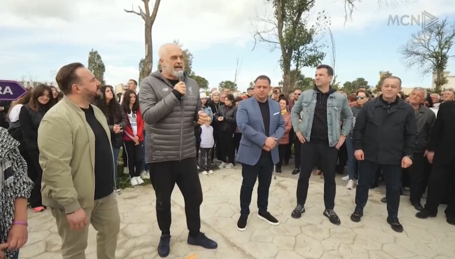 Rama ftesë demokratëve nga Kavaja/ Nuk kursen akuzat ndaj Berishës e Metës (VIDEO)