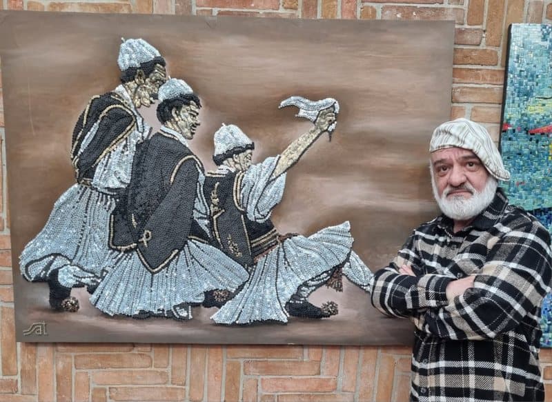 Artisti i mozaikëve Saimir Strati çel ekspozitën “Patriot”