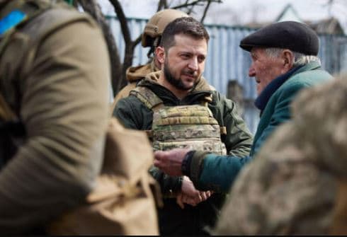 Zelensky viziton trupat në Avdiivka: I nderuar që jam pranë heronjve