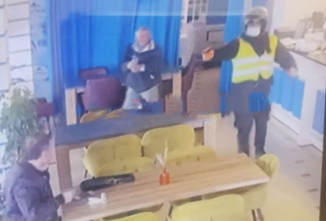Të shtëna me armë zjarri në Shëngjin, vritet biznesmeni 