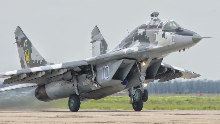 NATO po mendon t'i japë më shumë avionë luftarakë Ukrainës